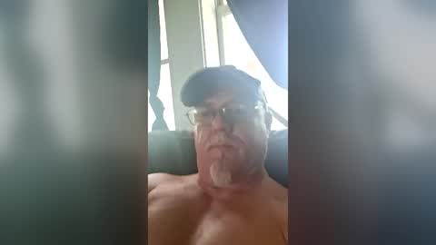 Snapshot of mikeynutts chatting on 07-09-26, 01:26 mikeynutts online show from 07-09-26, 01:26
