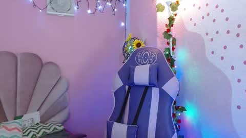 Snapshot of mikka_ela chatting on 03-06-26, 01:18 Mikka 3 online show from 03-06-26, 01:18