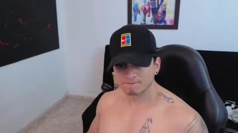 Mikke online show from 11-05-25, 03:23