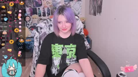 Snapshot of miku_bunny chatting on 12-04-24, 11:13 Miku online show from 12-04-24, 11:13