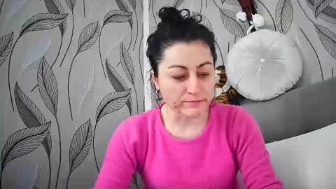 Mikyloveu online show from 04-15-26, 02:57