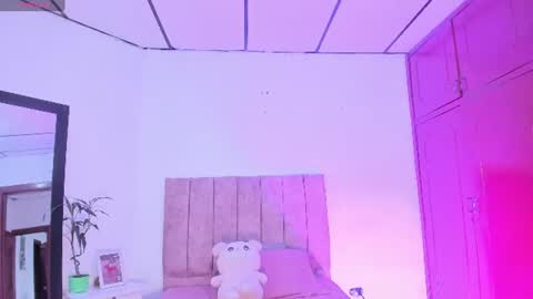 mila_1wood online show from 07-18-26, 01:04
