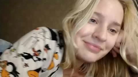 Mila 420 online show from 12-19-25, 11:45