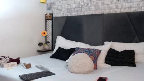 mila_adamss online show from 09-22-25, 09:55