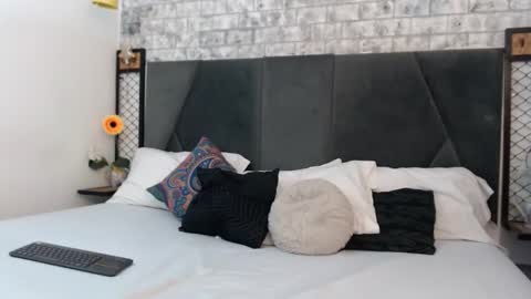 mila_adamss online show from 10-18-25, 09:43