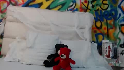 mila_adamss online show from 10-22-25, 11:21