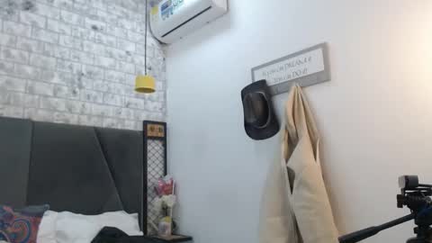 mila_adamss online show from 12-01-25, 09:47