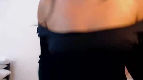 mila_adamss online show from 04-25-26, 01:41