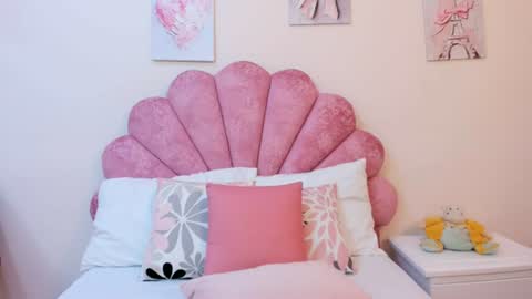 mila_adamss online show from 07-18-26, 11:03
