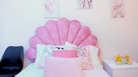 mila_adamss online show from 07-22-26, 11:02