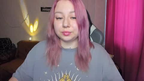 Snapshot of mila_foxxxy chatting on 11-29-25, 06:05 Mila shy sensual person online show from 11-29-25, 06:05