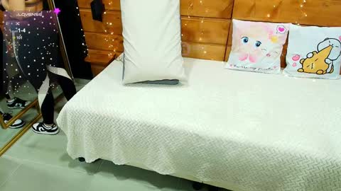 Milena  online show from 03-12-25, 11:31