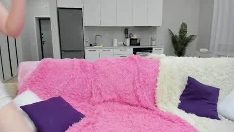 Snapshot of mila_killa chatting on 12-04-25, 12:42 Lilli online show from 12-04-25, 12:42