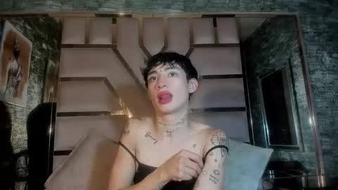 Snapshot of mila_leon chatting on 10-06-25, 04:10 Mila online show from 10-06-25, 04:10