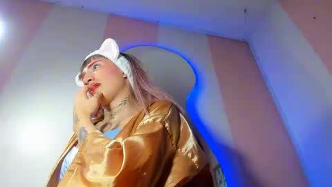 Snapshot of mila_leon chatting on 02-27-26, 02:55 Mila online show from 02-27-26, 02:55