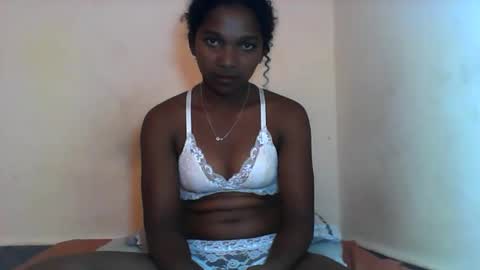 mila_lunah online show from 03-18-26, 06:38