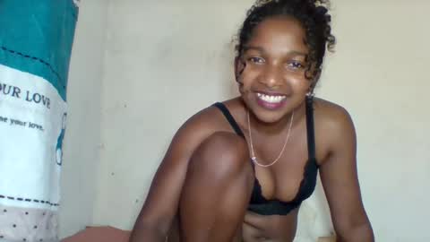 mila_lunah online show from 03-27-26, 07:36