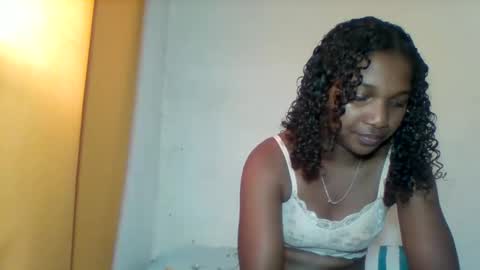 mila_lunah online show from 04-05-26, 07:49
