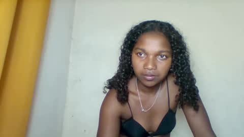 mila_lunah online show from 04-07-26, 02:45