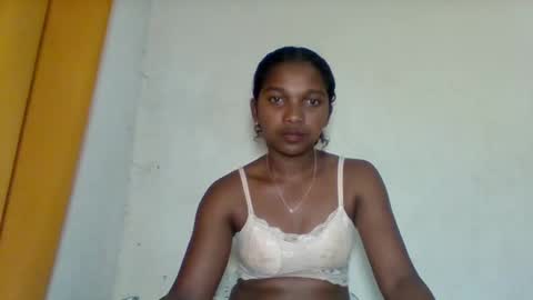 mila_lunah online show from 04-17-26, 01:08
