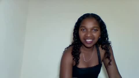 mila_lunah online show from 04-18-26, 02:21