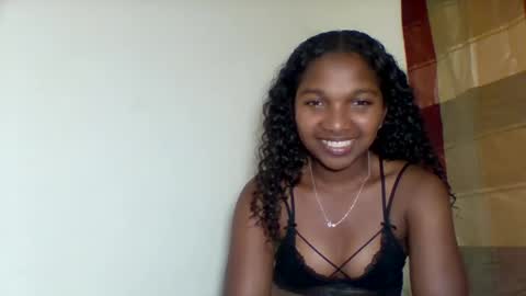mila_lunah online show from 04-20-26, 05:59