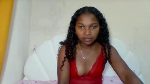 mila_lunah online show from 05-19-26, 01:44