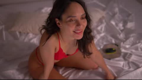 Snapshot of mila_may_ chatting on 03-01-25, 04:33 mila may online show from 03-01-25, 04:33