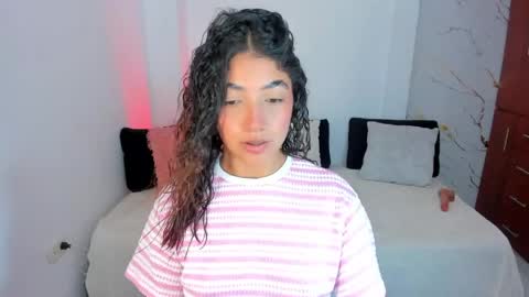 Snapshot of mila_rose1 chatting on 05-28-26, 01:47 martina online show from 05-28-26, 01:47