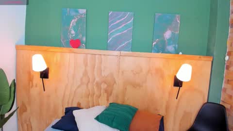 Mila and samy online show from 10-20-25, 11:54