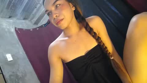 mila_seductressxx online show from 06-18-26, 01:06