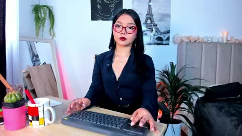 Mila online show from 05-06-26, 11:59