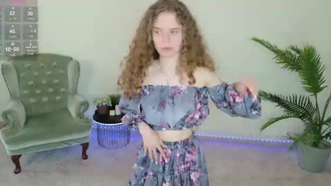Mila online show from 06-12-26, 07:40