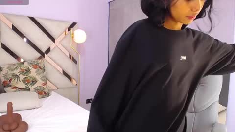 milaa_star online show from 02-15-26, 07:51