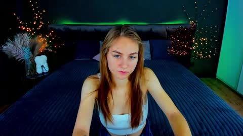 Milla online show from 10-12-25, 06:12