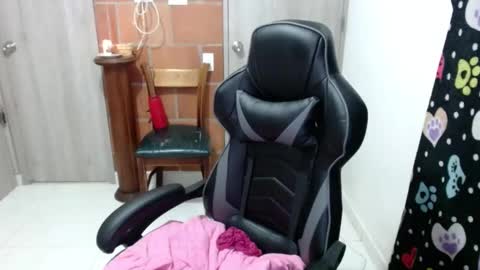 Snapshot of milacoxx8819 chatting on 02-01-25, 12:07 milacoxx8819 online show from 02-01-25, 12:07
