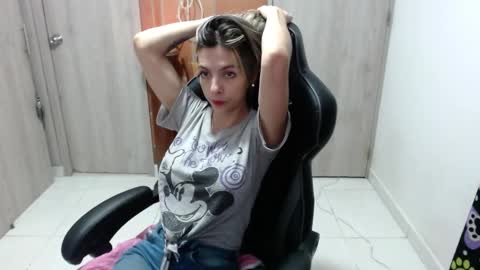 Snapshot of milacoxx8819 chatting on 02-09-25, 02:17 milacoxx8819 online show from 02-09-25, 02:17