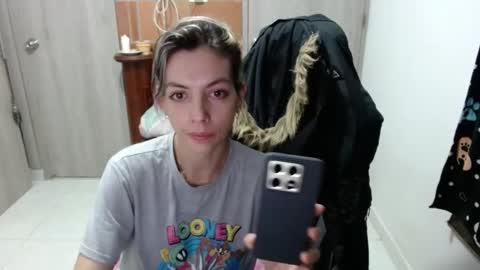 Snapshot of milacoxx8819 chatting on 02-12-25, 12:27 milacoxx8819 online show from 02-12-25, 12:27