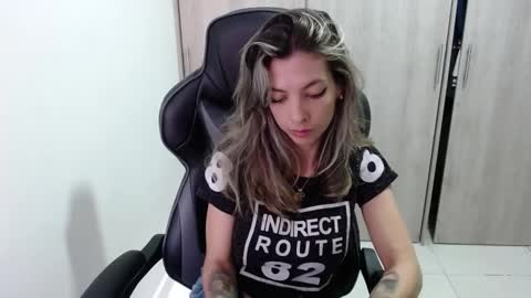 Snapshot of milacoxx8819 chatting on 02-15-25, 05:28 milacoxx8819 online show from 02-15-25, 05:28