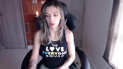 Snapshot of milacoxx8819 chatting on 03-01-25, 03:05 milacoxx8819 online show from 03-01-25, 03:05