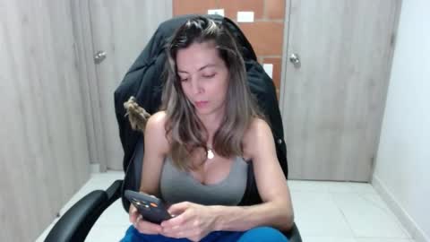 Snapshot of milacoxx8819 chatting on 03-07-25, 01:31 milacoxx8819 online show from 03-07-25, 01:31