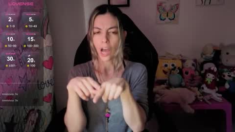 Snapshot of milacoxx8819 chatting on 09-12-25, 05:35 milacoxx8819 online show from 09-12-25, 05:35