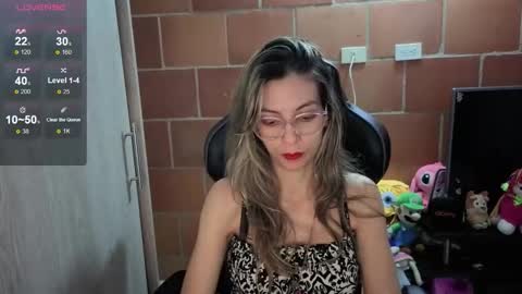 Snapshot of milacoxx8819 chatting on 10-19-25, 12:33 milacoxx8819 online show from 10-19-25, 12:33