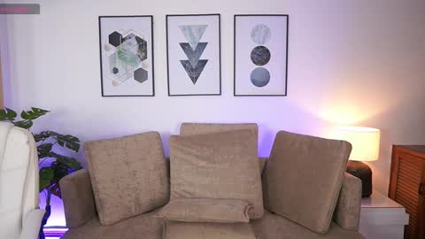 milacrave online show from 09-09-25, 11:43