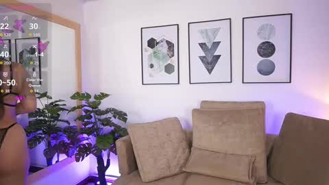 milacrave online show from 09-22-25, 11:45