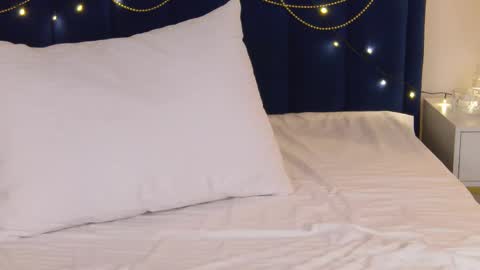 Snapshot of milademies chatting on 02-28-25, 06:10 Miss Cutie online show from 02-28-25, 06:10