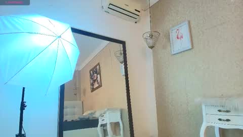 miladiosa online show from 12-14-25, 12:10