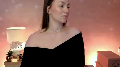 Mila Fleur online show from 05-07-26, 02:22