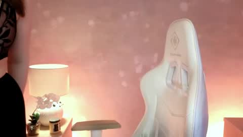 Snapshot of milafleur chatting on 06-03-26, 02:33 Mila Fleur online show from 06-03-26, 02:33