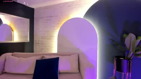 Mila  online show from 04-17-26, 12:08